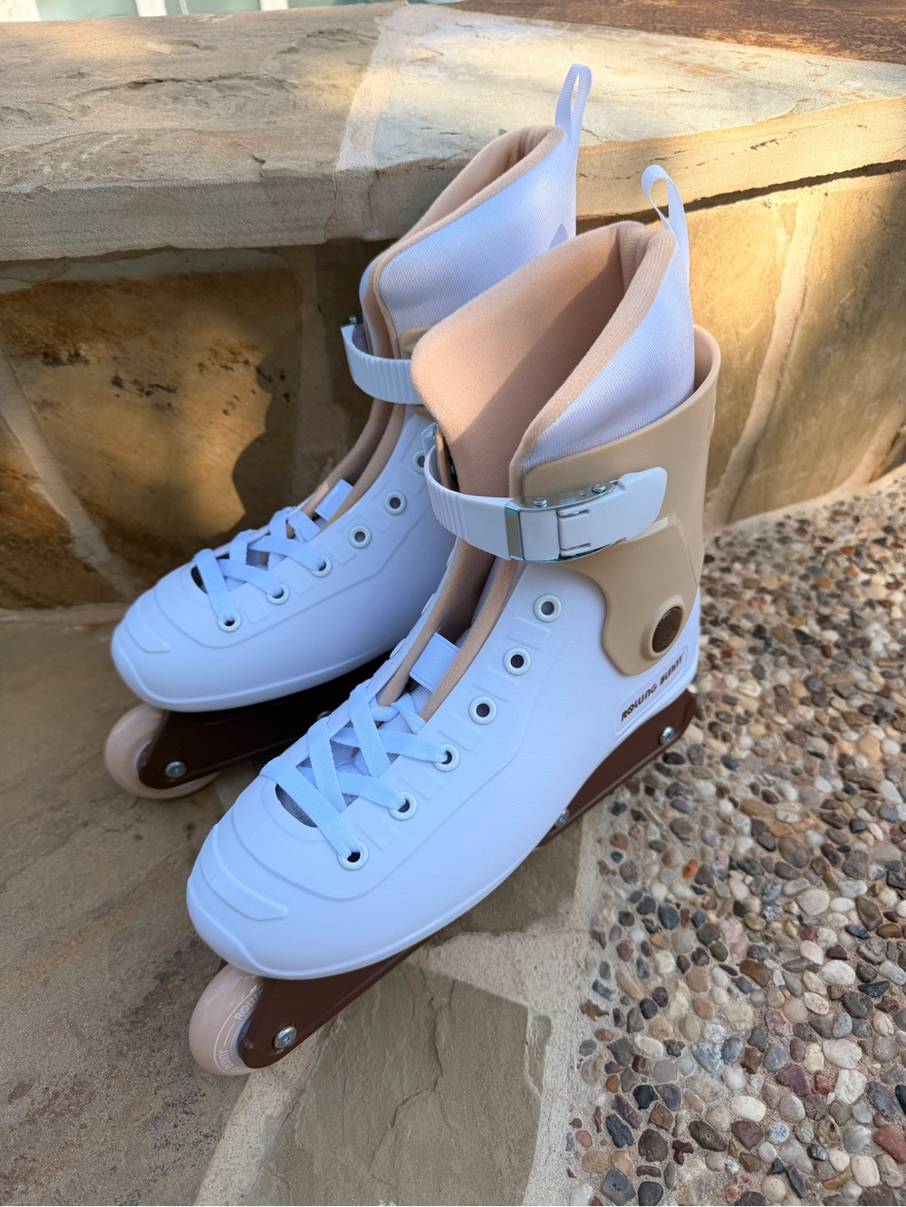 Rolling bunny inline skates